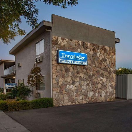 Travelodge By Wyndham Fresno Yosemite Area Exterior photo